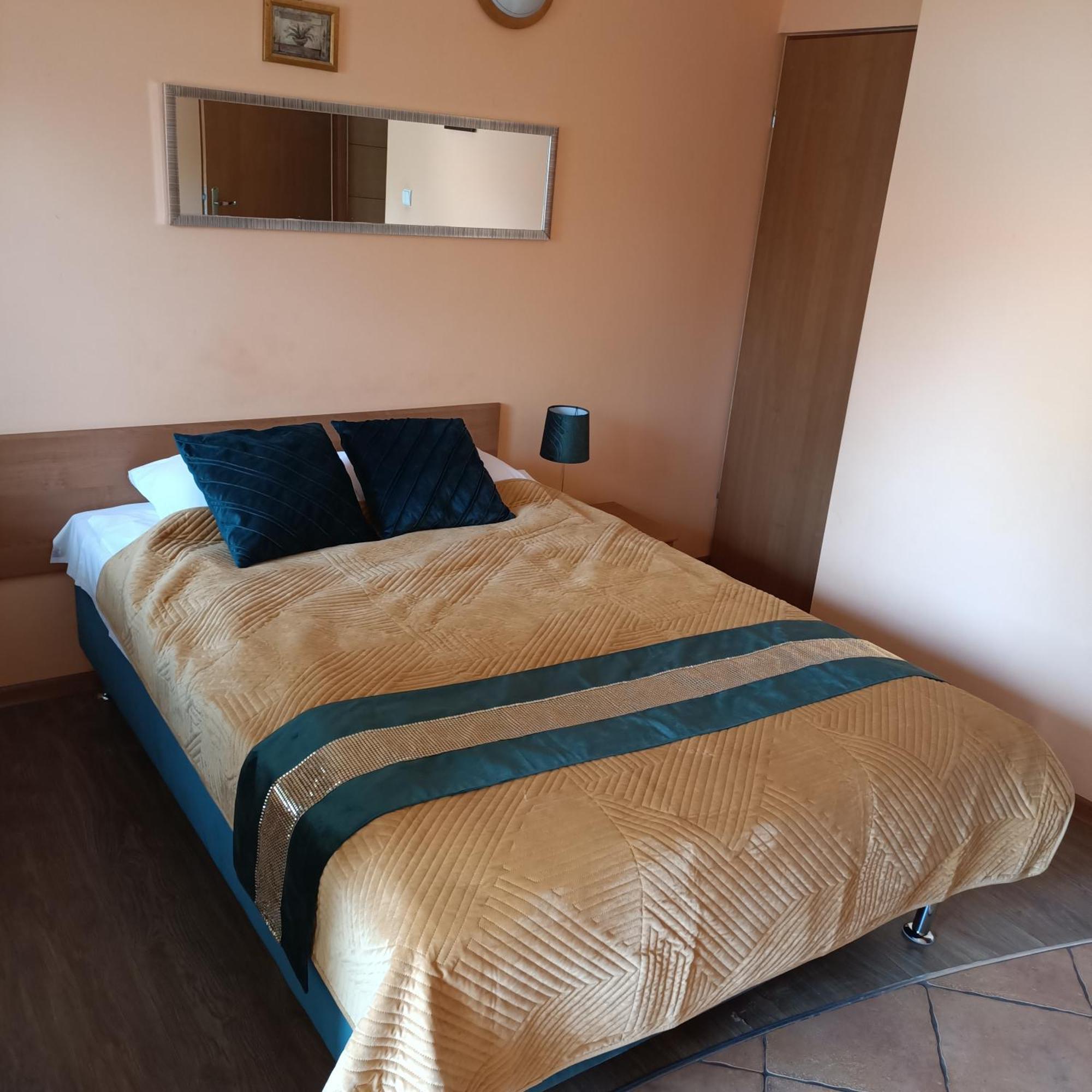"Vanilla" Pokoje I Apartamenty Nad Brzegiem Jeziora Окунинка Экстерьер фото